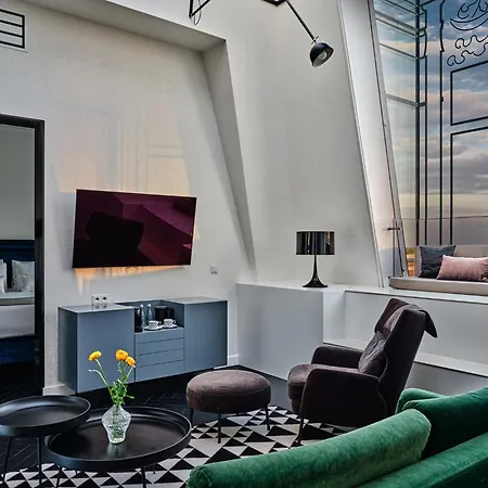 Hotel Indigo Warsaw Nowy Swiat By Ihg Exterior photo
